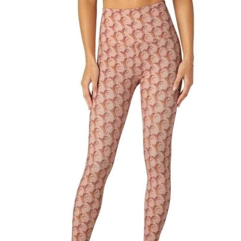 Beyond Yoga Women's Palms Endurance Light High Waisted Midi Legging, Medium